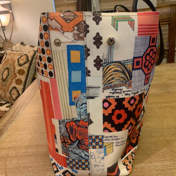 Tory Burch Limited Edition Kerrington Tote
Bag - Picture 2 of 16